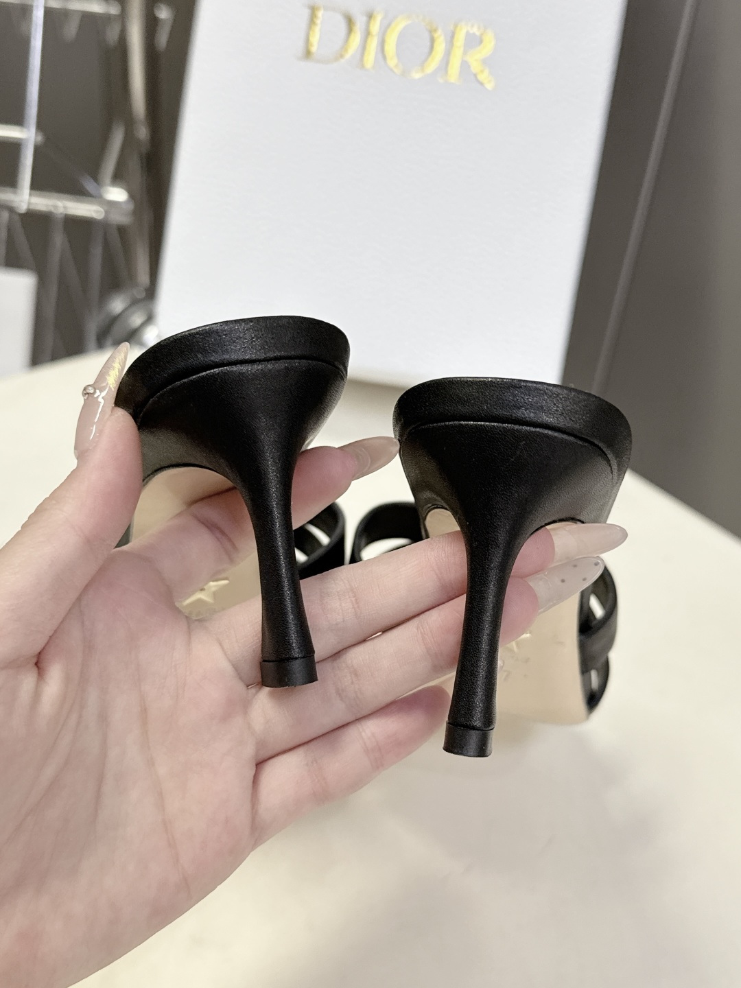 dior迪奥2026春夏最新走秀款粗跟时装鞋 超多明星时尚博主种草 每个女孩鞋柜都必须有一双D家时装鞋 