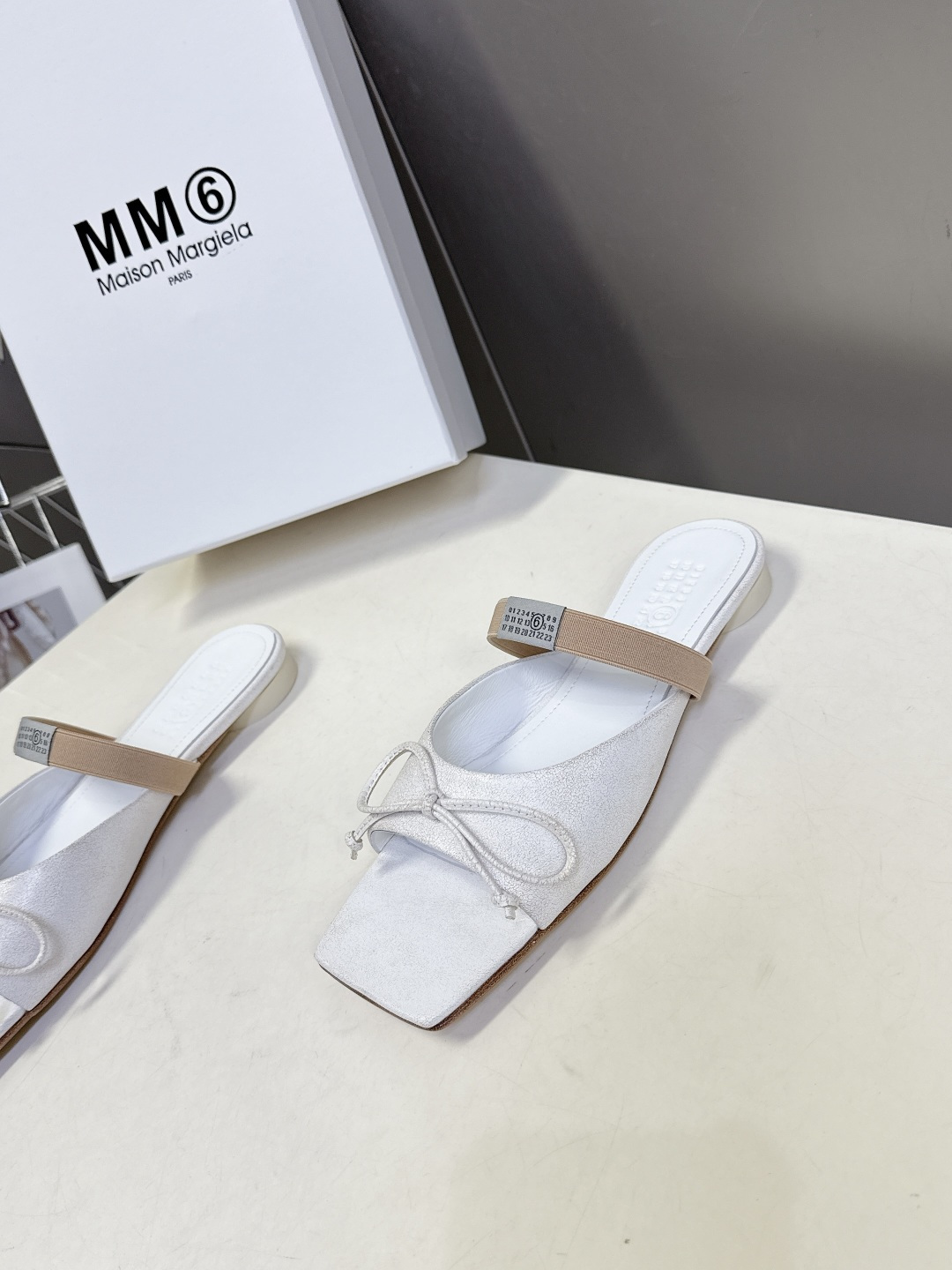 MM6马吉拉方头蝴蝶结芭蕾舞玛丽珍跳舞鞋 超多明星网红种草 MM6 Maison Margiela方头芭