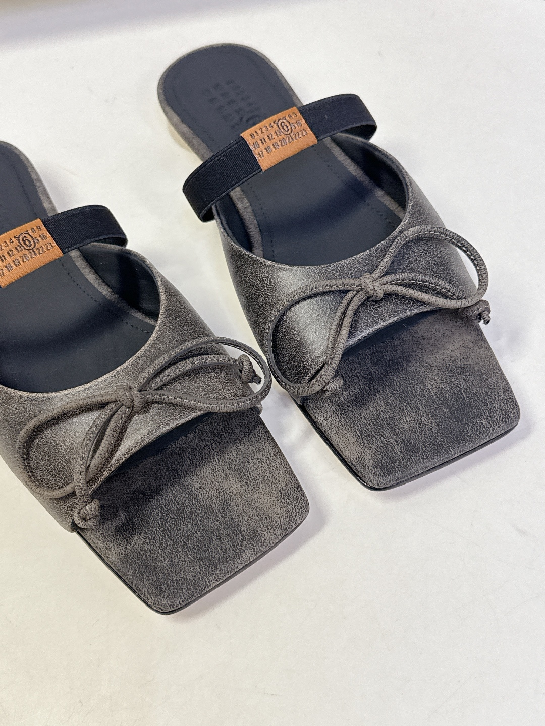 MM6马吉拉方头蝴蝶结芭蕾舞玛丽珍跳舞鞋 超多明星网红种草 MM6 Maison Margiela方头芭