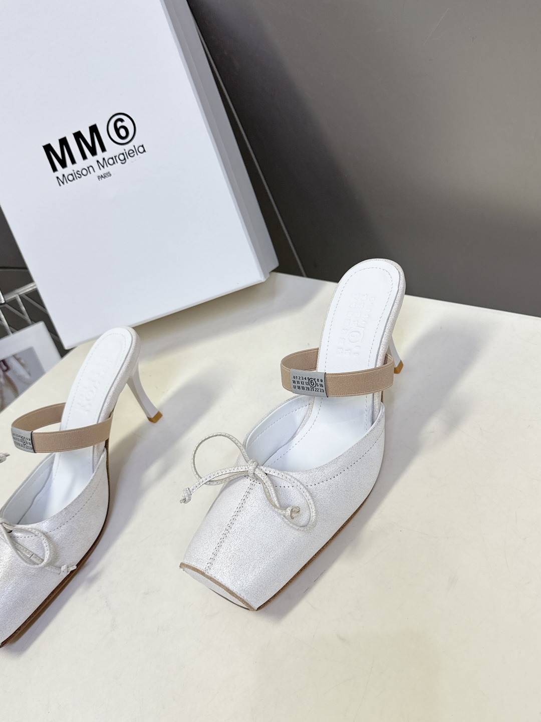 MM6马吉拉方头蝴蝶结芭蕾舞玛丽珍跳舞鞋 超多明星网红种草 MM6 Maison Margiela方头芭