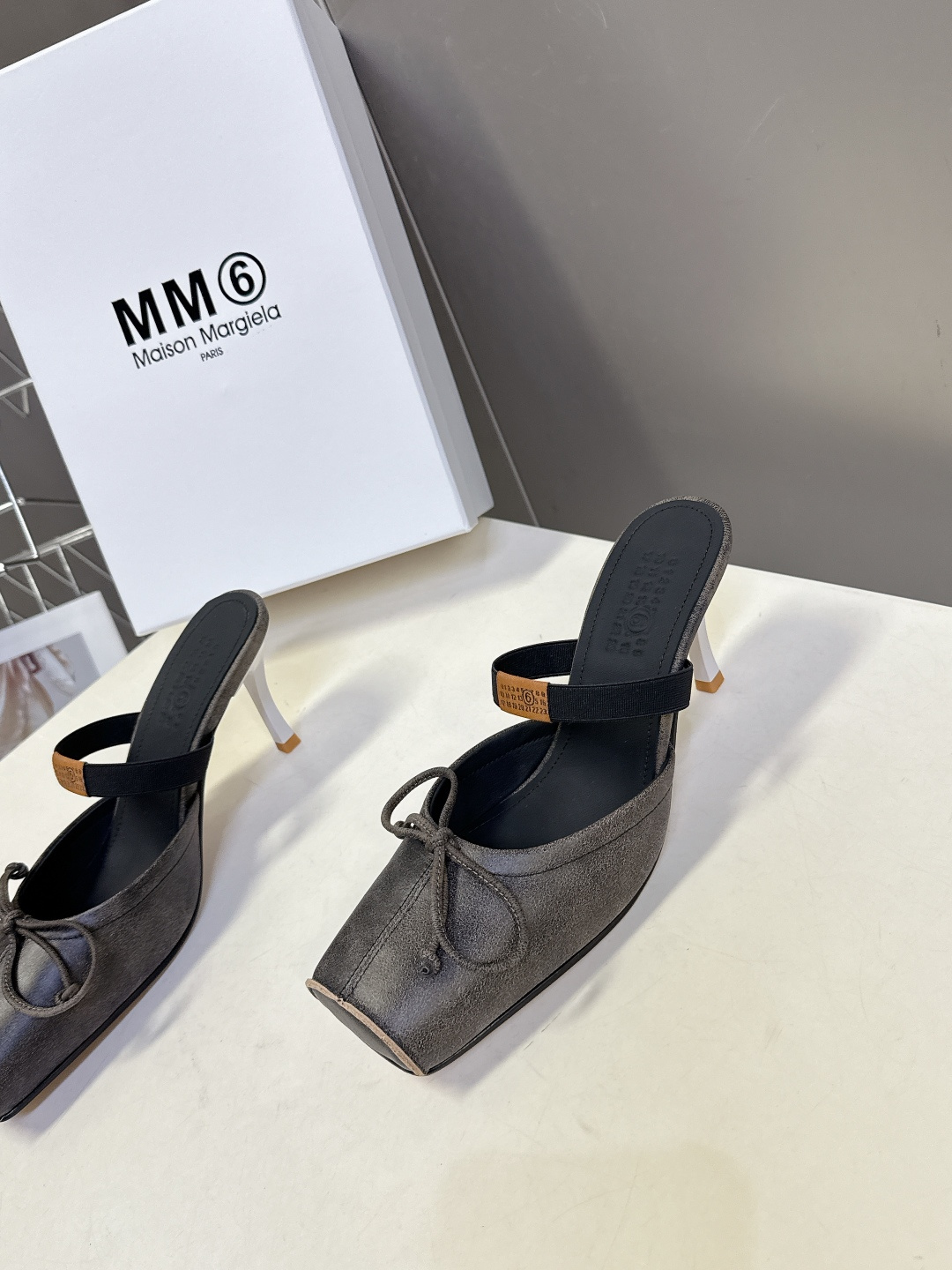 MM6马吉拉方头蝴蝶结芭蕾舞玛丽珍跳舞鞋 超多明星网红种草 MM6 Maison Margiela方头芭