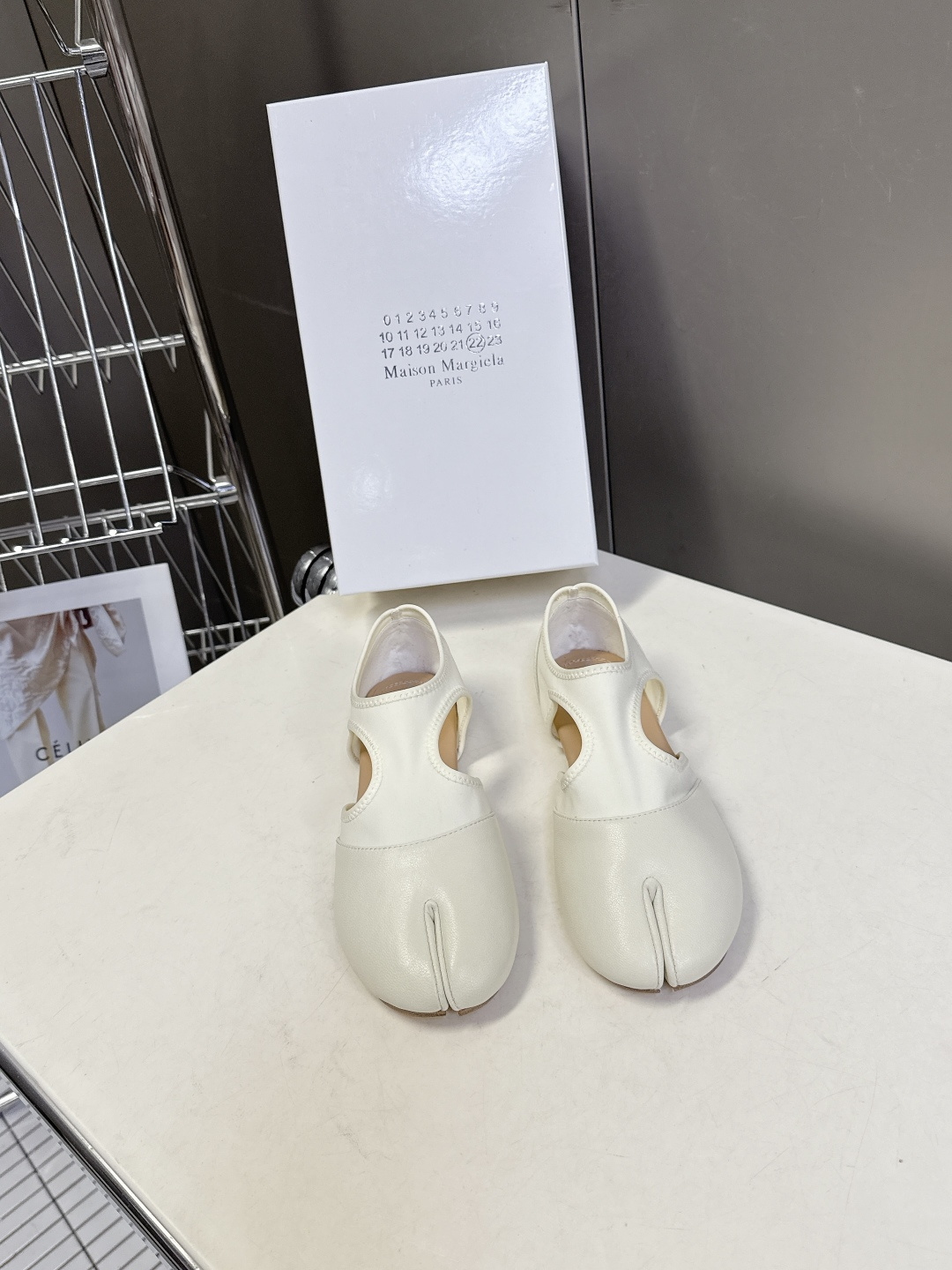 Maison Margiela·MM6马吉拉玛丽珍分趾单鞋 芭蕾舞鞋 超多明星网红种草 MM6作为这两年
