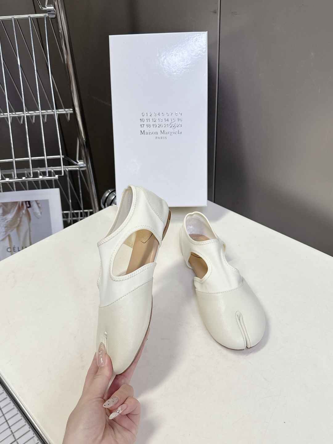 Maison Margiela·MM6马吉拉玛丽珍分趾单鞋 芭蕾舞鞋 超多明星网红种草 MM6作为这两年