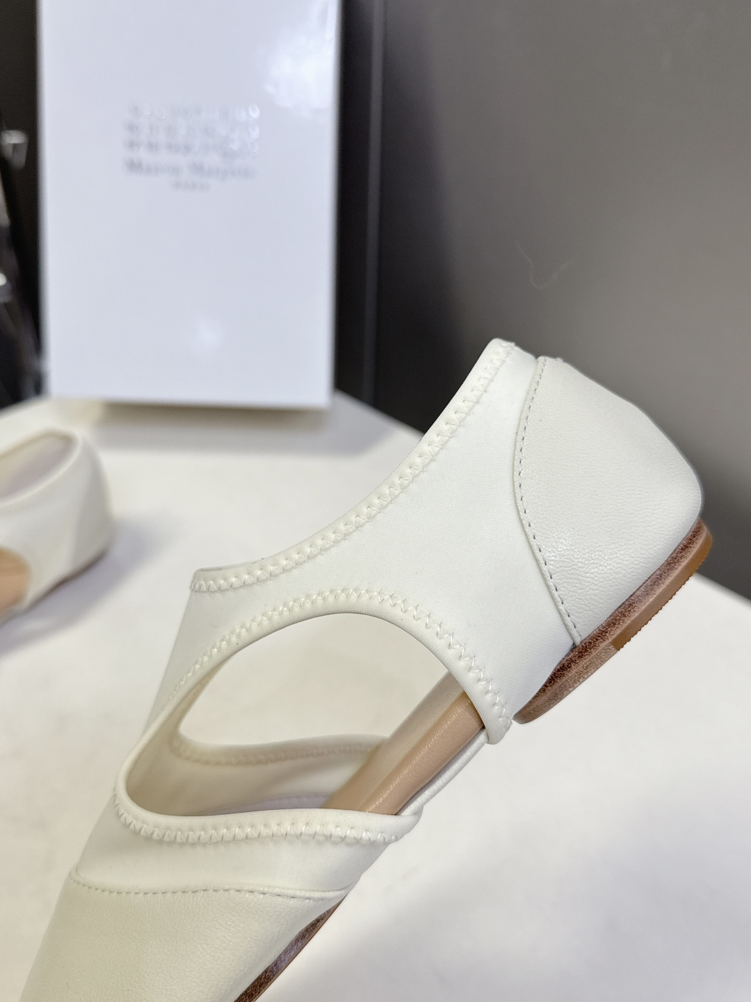 Maison Margiela·MM6马吉拉玛丽珍分趾单鞋 芭蕾舞鞋 超多明星网红种草 MM6作为这两年