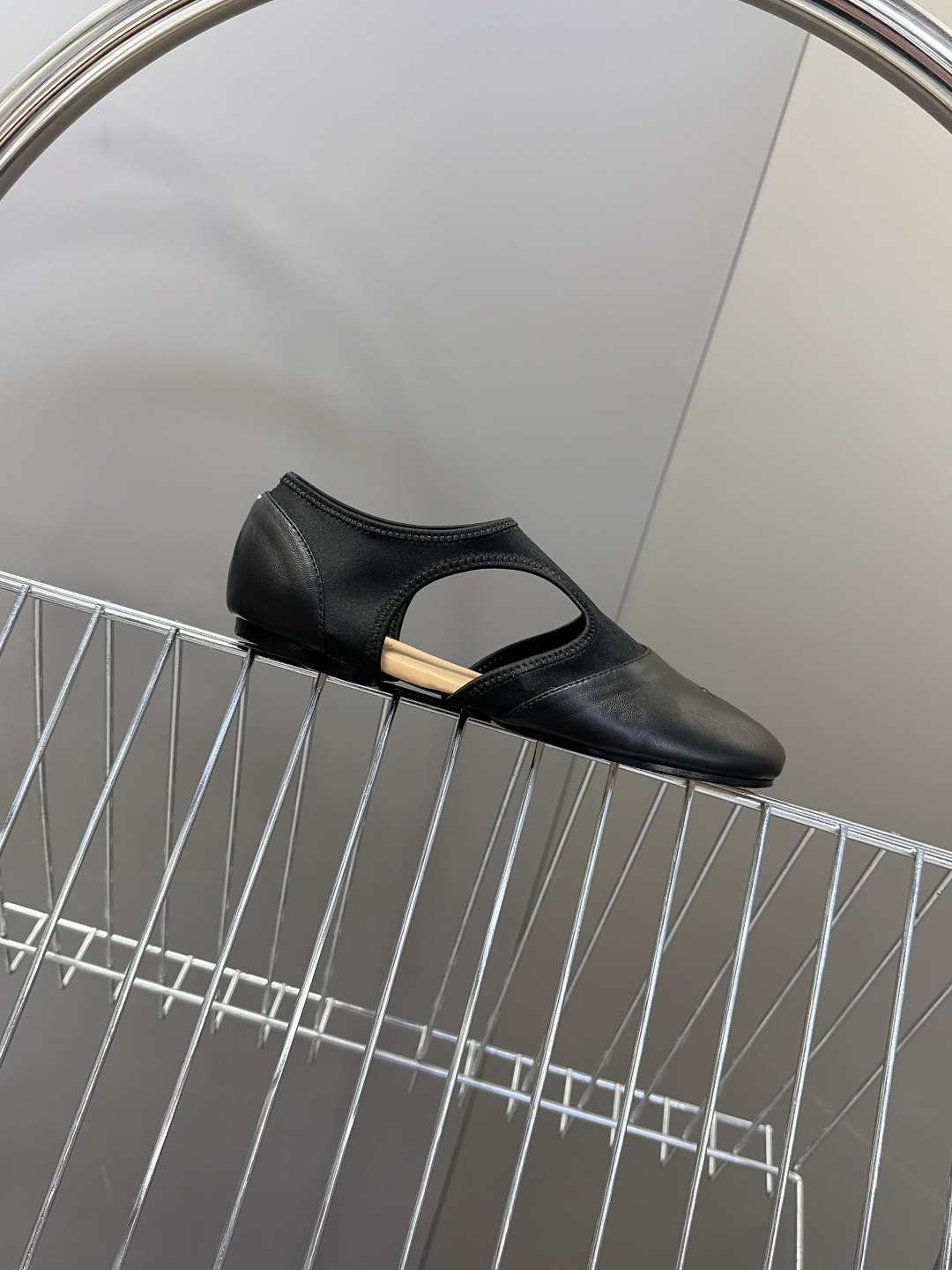 Maison Margiela·MM6马吉拉玛丽珍分趾单鞋 芭蕾舞鞋 超多明星网红种草 MM6作为这两年