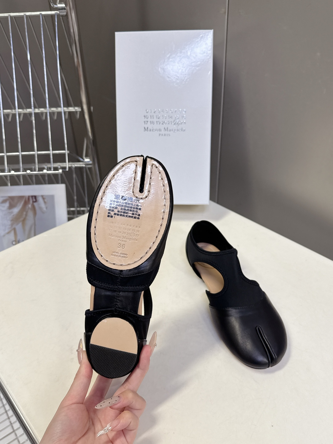 Maison Margiela·MM6马吉拉玛丽珍分趾单鞋 芭蕾舞鞋 超多明星网红种草 MM6作为这两年