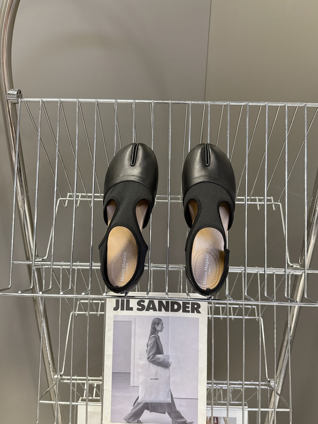 Maison Margiela·MM6马吉拉玛丽珍分趾单鞋 芭蕾舞鞋 超多明星网红种草 MM6作为这两年