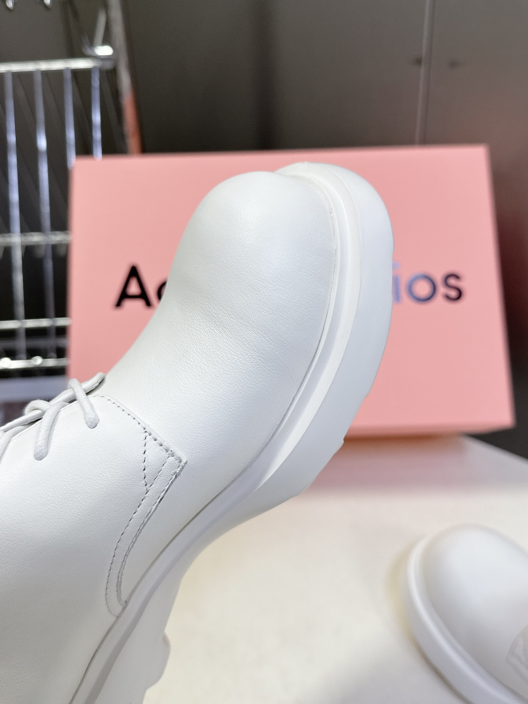 Acne Studios2026春夏最新款老钱风小皮鞋超多明星网红种草 绝对是今年的大爆款贼好看 简约的