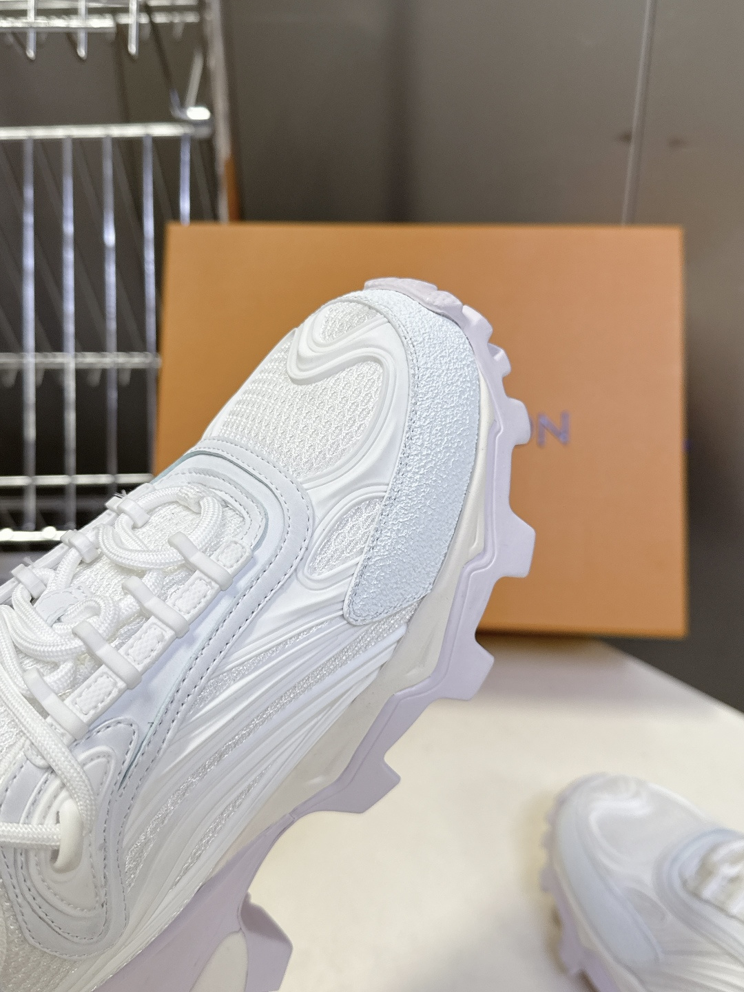 LOUIS VUITTON路易威登 驴牌春夏最新款 运动鞋 超多明星网红种草 原版购入开发 运动鞋融合网