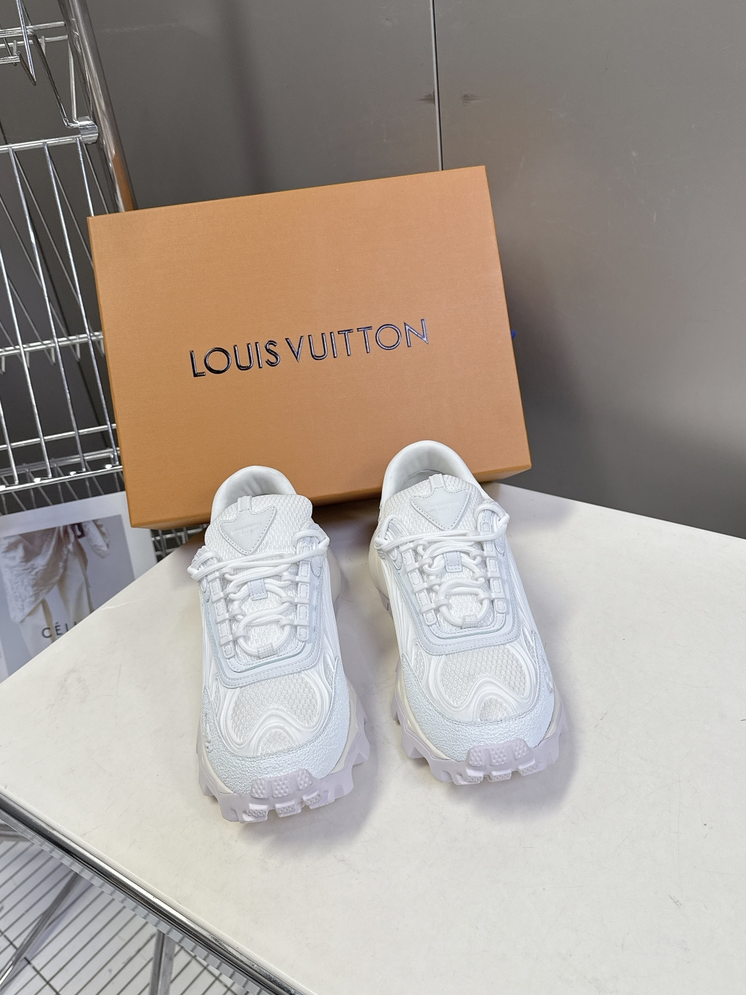 LOUIS VUITTON路易威登 驴牌春夏最新款 运动鞋 超多明星网红种草 原版购入开发 运动鞋融合网