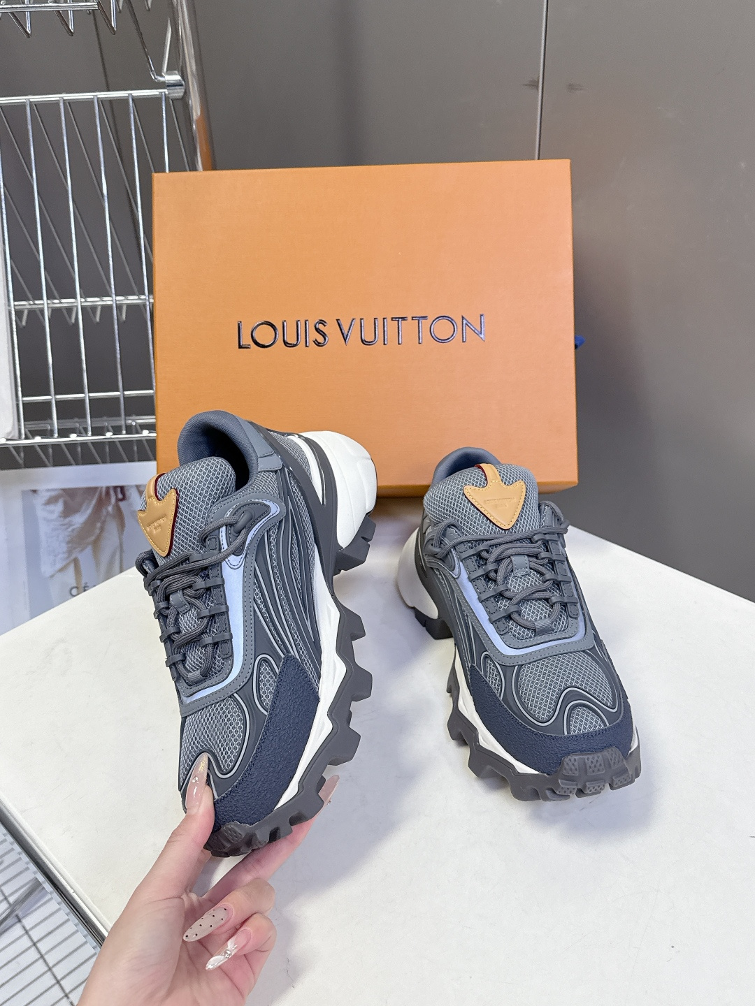 LOUIS VUITTON路易威登 驴牌春夏最新款 运动鞋 超多明星网红种草 原版购入开发 运动鞋融合网