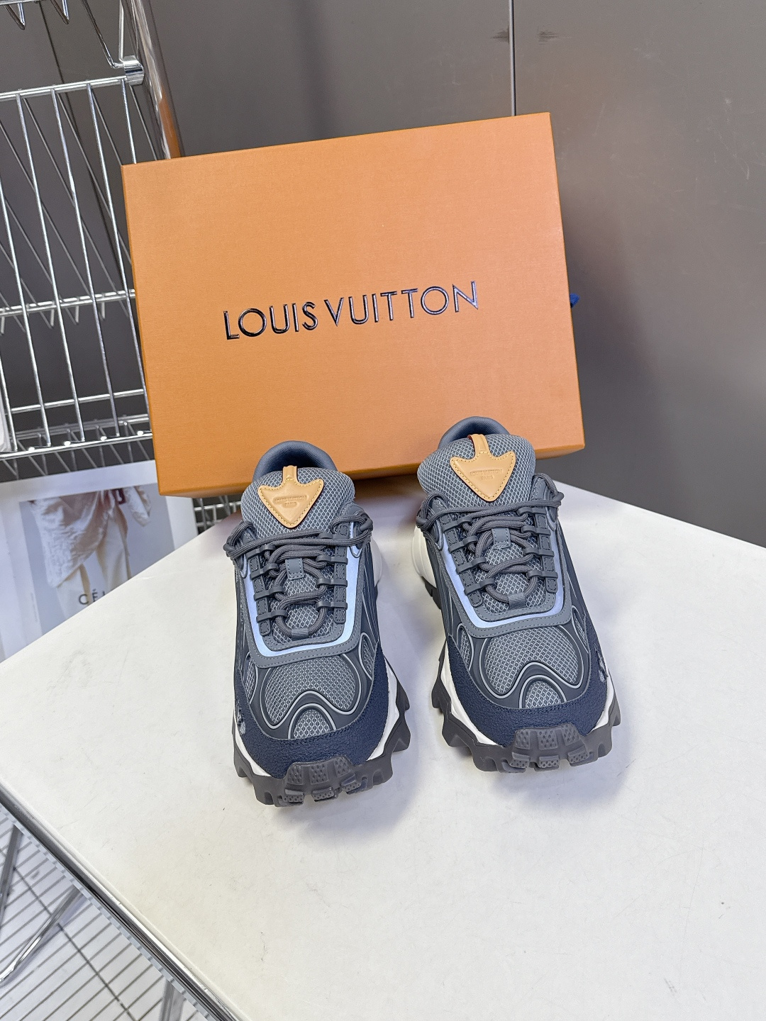 LOUIS VUITTON路易威登 驴牌春夏最新款 运动鞋 超多明星网红种草 原版购入开发 运动鞋融合网