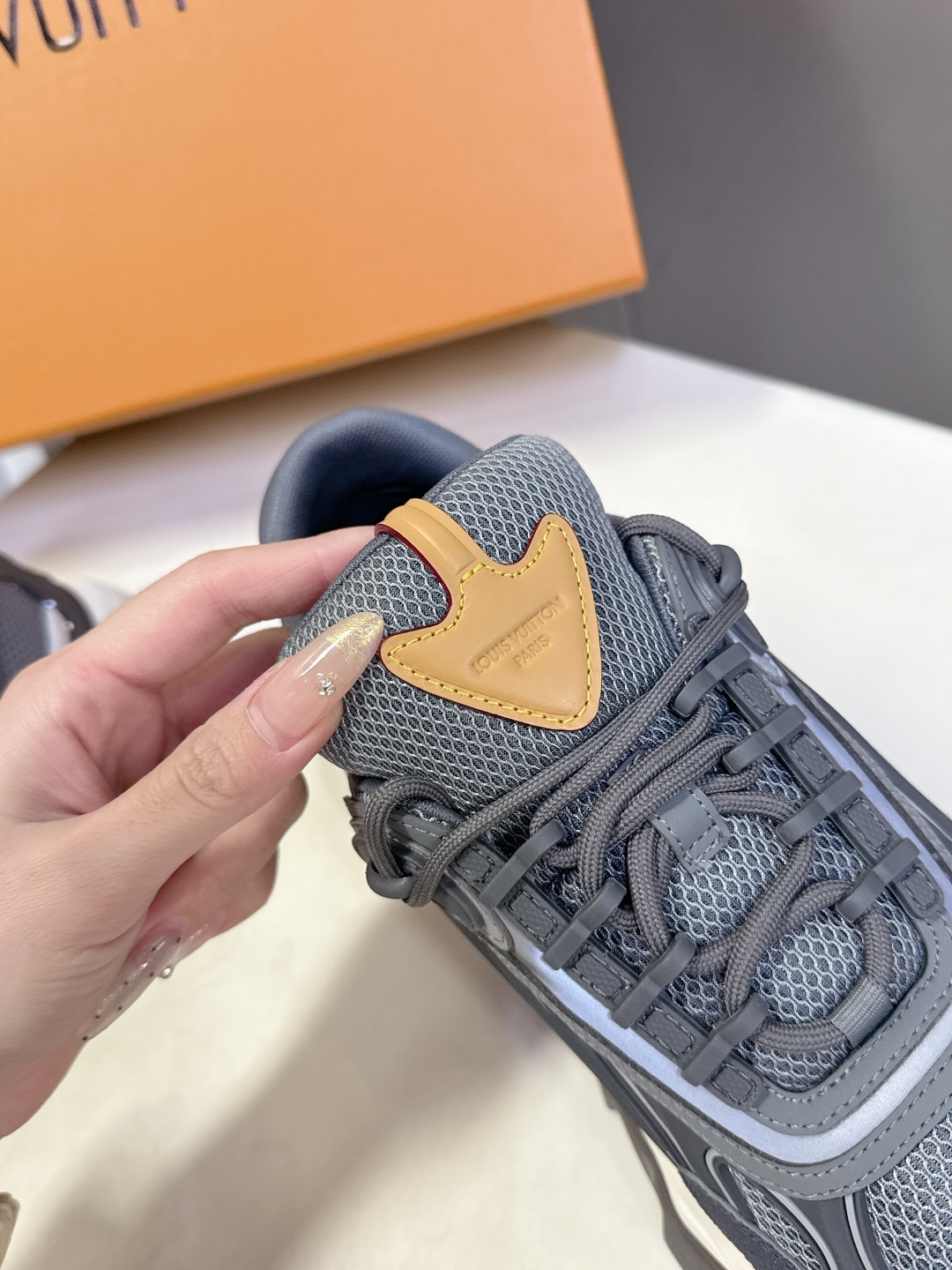 LOUIS VUITTON路易威登 驴牌春夏最新款 运动鞋 超多明星网红种草 原版购入开发 运动鞋融合网