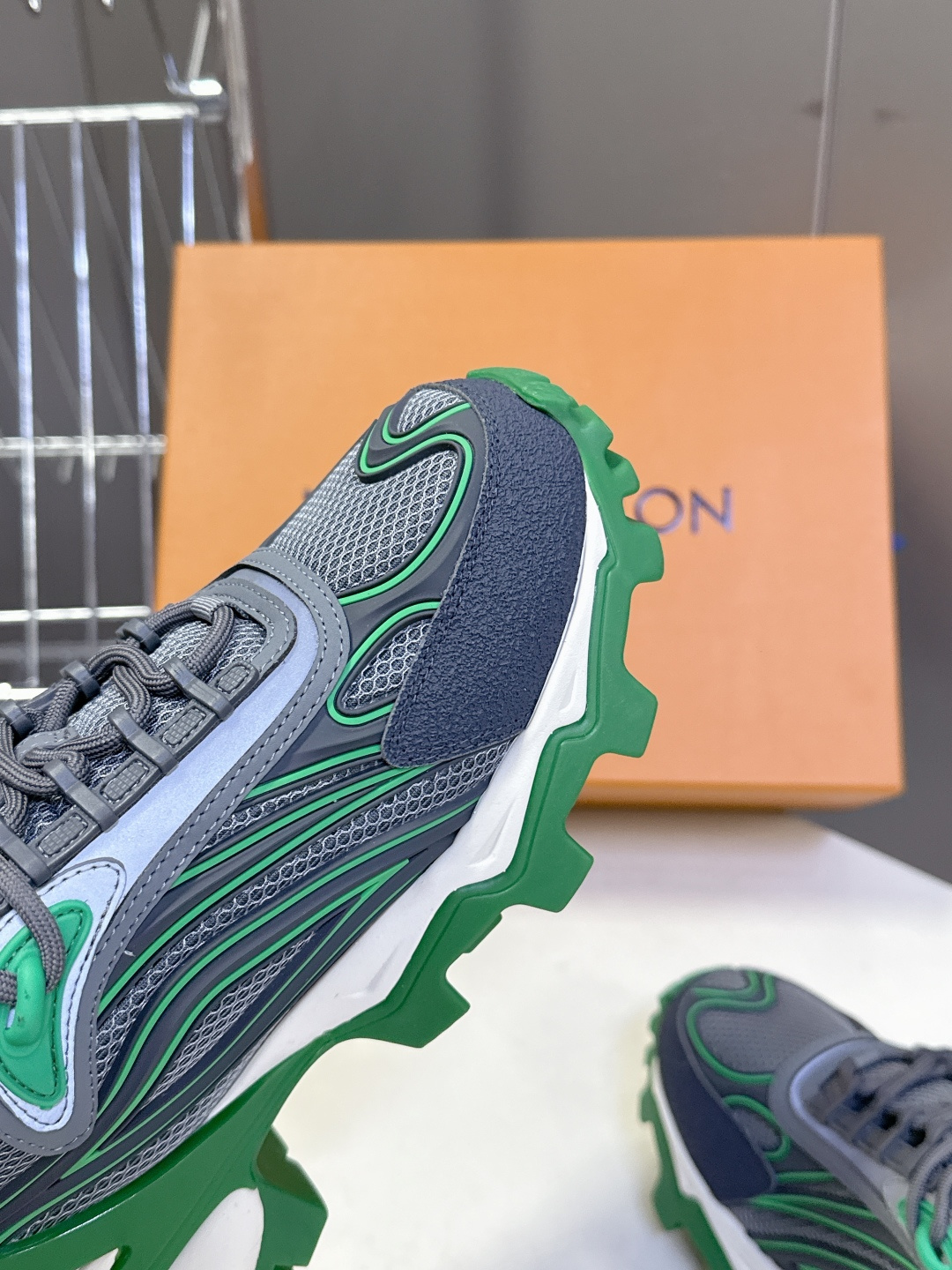 LOUIS VUITTON路易威登 驴牌春夏最新款 运动鞋 超多明星网红种草 原版购入开发 运动鞋融合网