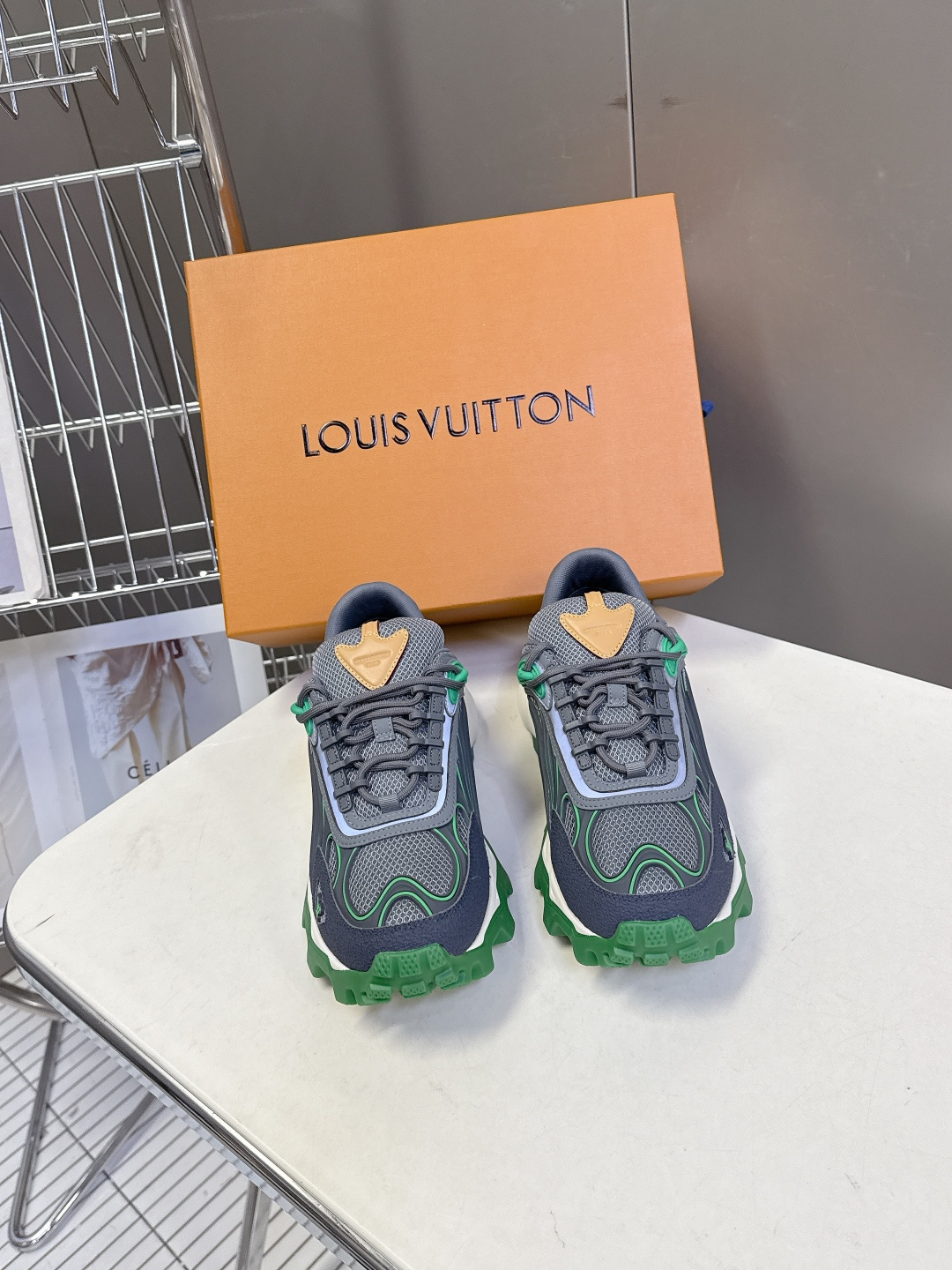 LOUIS VUITTON路易威登 驴牌春夏最新款 运动鞋 超多明星网红种草 原版购入开发 运动鞋融合网