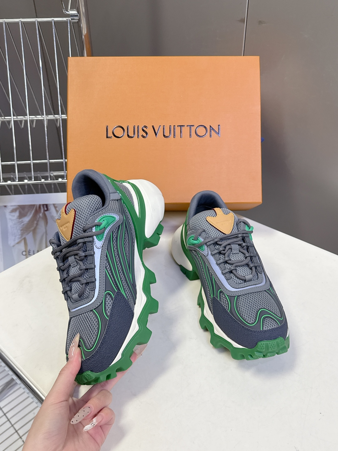 LOUIS VUITTON路易威登 驴牌春夏最新款 运动鞋 超多明星网红种草 原版购入开发 运动鞋融合网