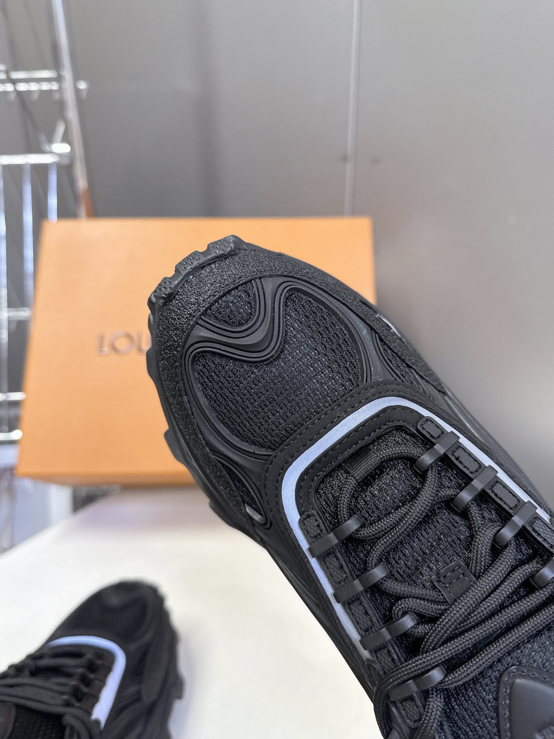 LOUIS VUITTON路易威登 驴牌春夏最新款 运动鞋 超多明星网红种草 原版购入开发 运动鞋融合网