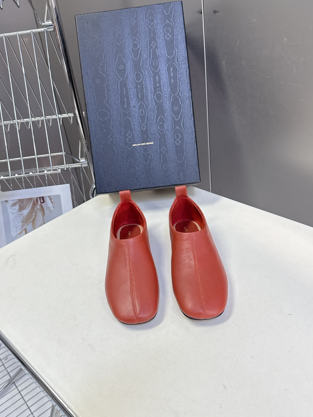 Dries Van Noten2026春夏嘴新款平底复古乐福鞋一脚蹬懒人鞋很多明星私服穿搭 简单的设计既