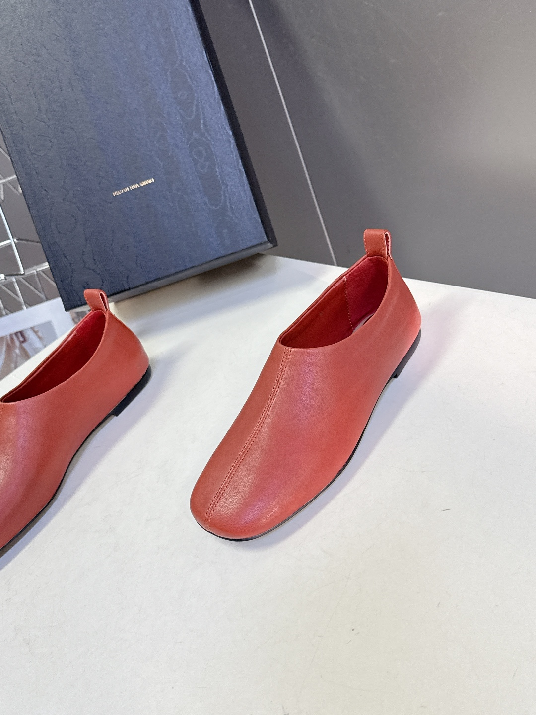 Dries Van Noten2026春夏嘴新款平底复古乐福鞋一脚蹬懒人鞋很多明星私服穿搭 简单的设计既