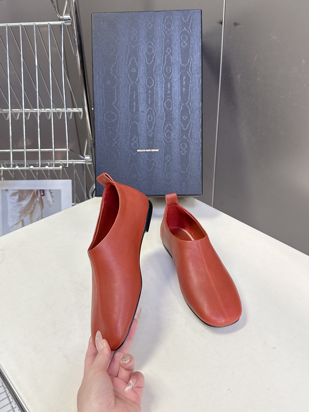 Dries Van Noten2026春夏嘴新款平底复古乐福鞋一脚蹬懒人鞋很多明星私服穿搭 简单的设计既