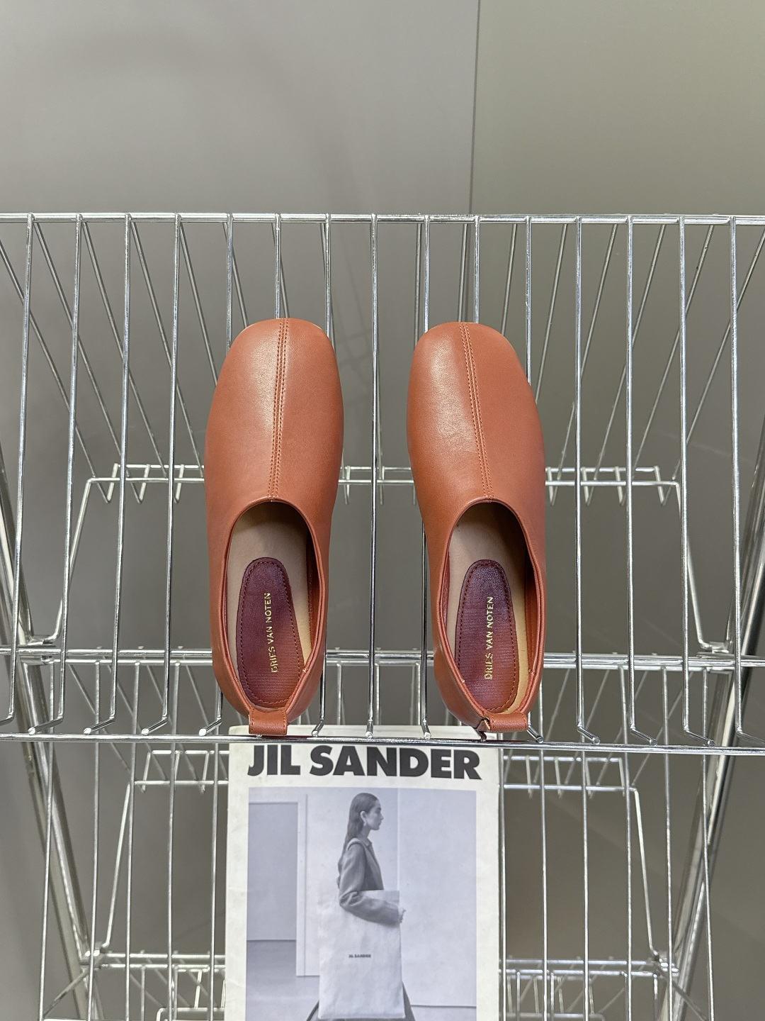 Dries Van Noten2026春夏嘴新款平底复古乐福鞋一脚蹬懒人鞋很多明星私服穿搭 简单的设计既