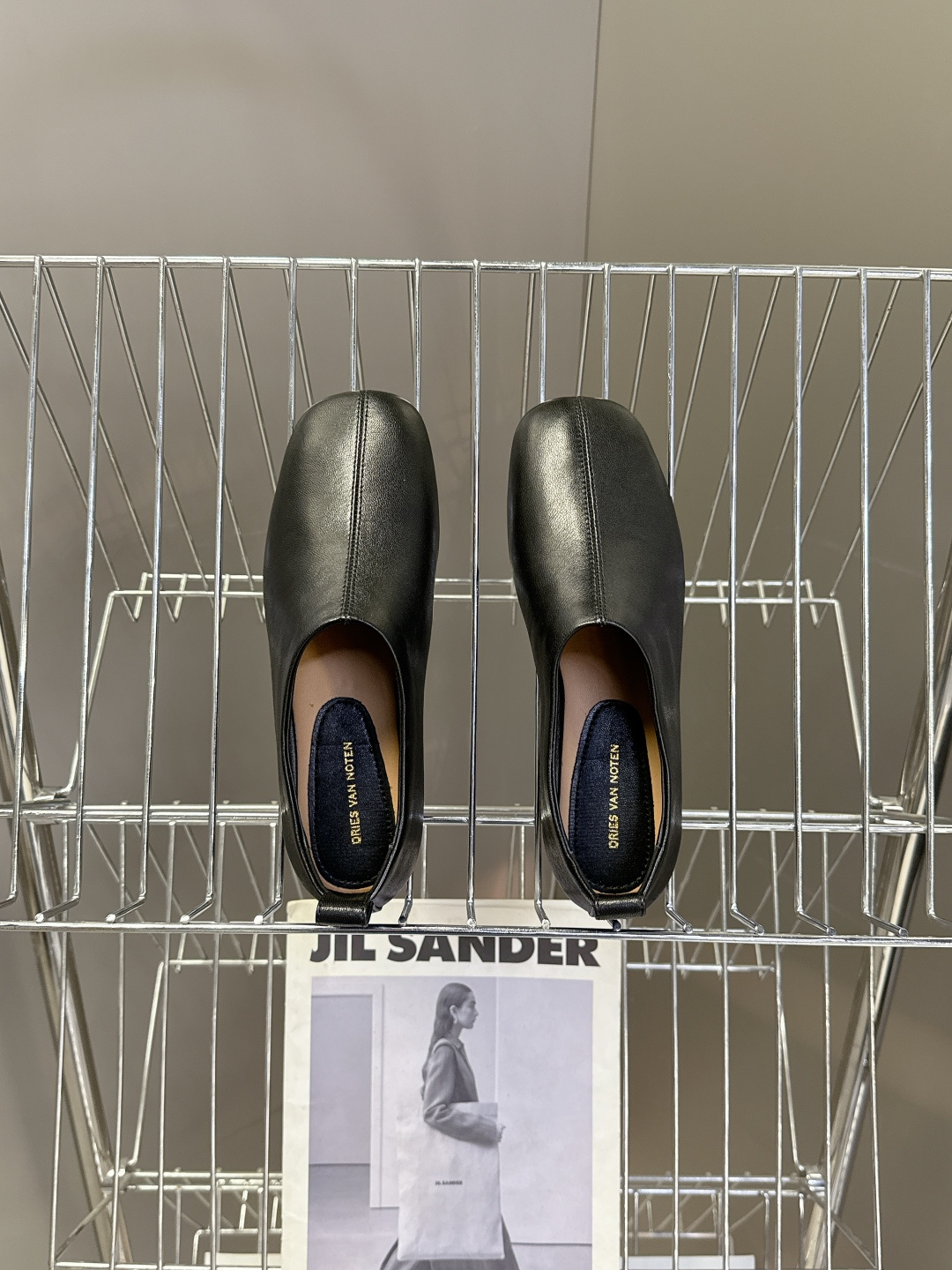 Dries Van Noten2026春夏嘴新款平底复古乐福鞋一脚蹬懒人鞋很多明星私服穿搭 简单的设计既