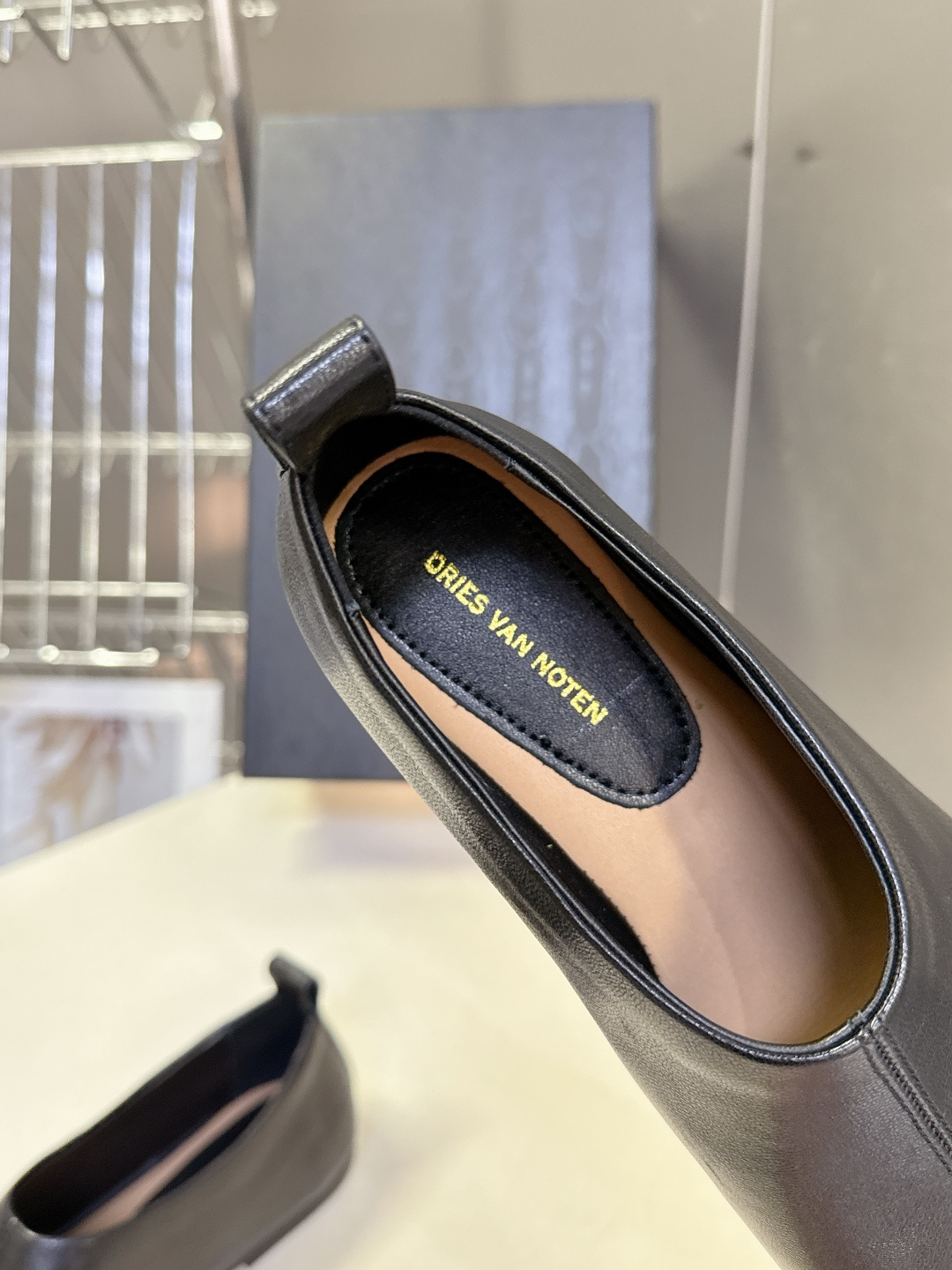 Dries Van Noten2026春夏嘴新款平底复古乐福鞋一脚蹬懒人鞋很多明星私服穿搭 简单的设计既