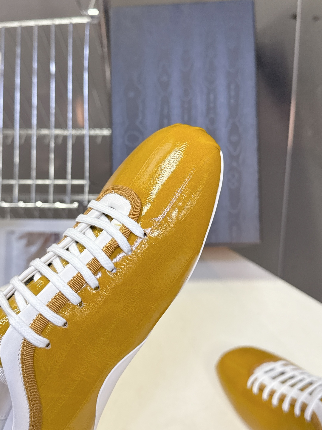 Dries Van Noten2026春夏复古德训鞋极简平底休闲鞋属于复古德训鞋极简平底休闲鞋，鞋型为低