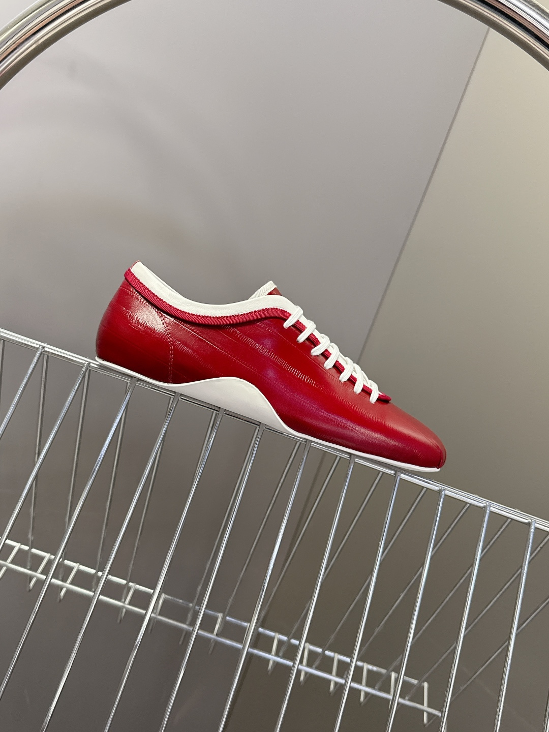 Dries Van Noten2026春夏复古德训鞋极简平底休闲鞋属于复古德训鞋极简平底休闲鞋，鞋型为低