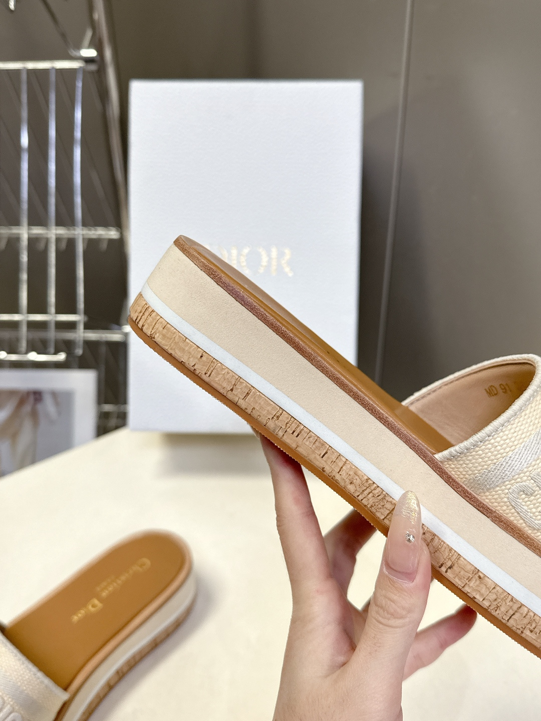 Dior迪奥春夏新款厚底拖鞋 CD字母logo立体刺绣厚底圆头露趾拖鞋 原版开发市面顶级版本，脚感柔软细