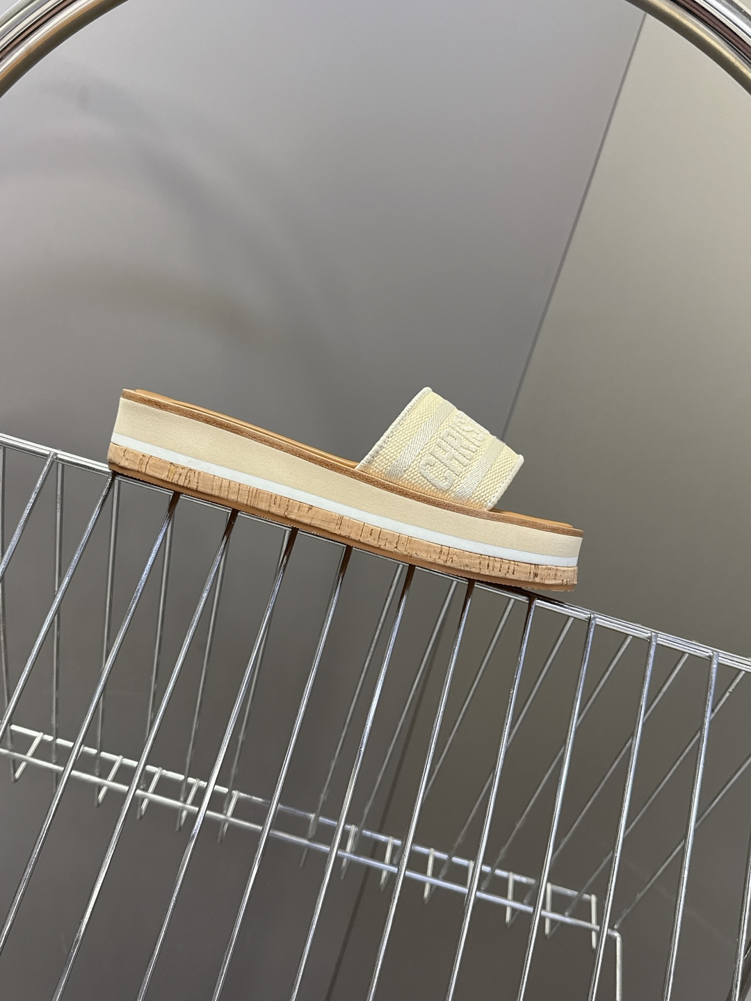 Dior迪奥春夏新款厚底拖鞋 CD字母logo立体刺绣厚底圆头露趾拖鞋 原版开发市面顶级版本，脚感柔软细