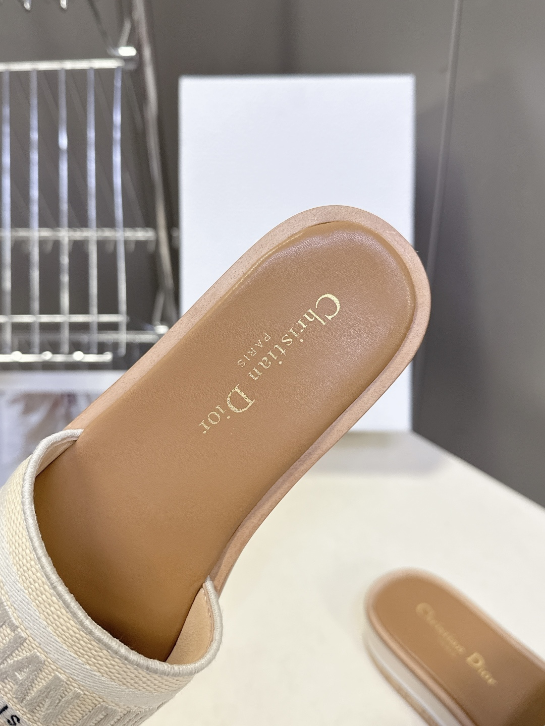 Dior迪奥春夏新款厚底拖鞋 CD字母logo立体刺绣厚底圆头露趾拖鞋 原版开发市面顶级版本，脚感柔软细