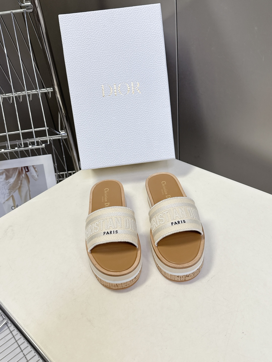 Dior迪奥春夏新款厚底拖鞋 CD字母logo立体刺绣厚底圆头露趾拖鞋 原版开发市面顶级版本，脚感柔软细