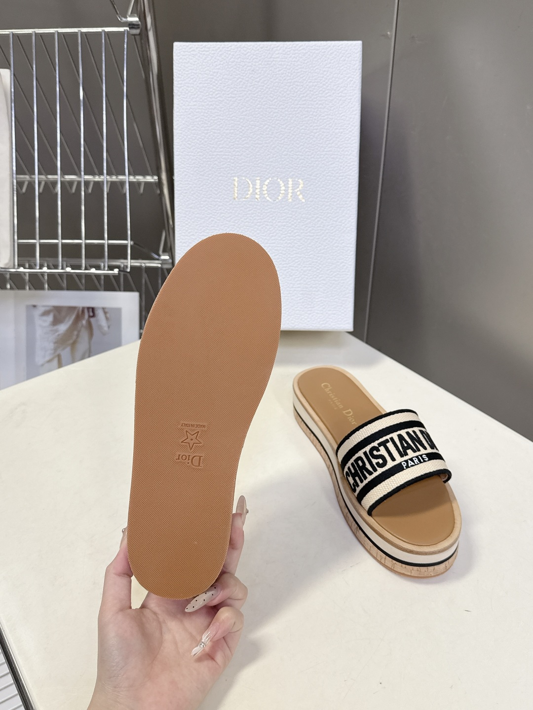 Dior迪奥春夏新款厚底拖鞋 CD字母logo立体刺绣厚底圆头露趾拖鞋 原版开发市面顶级版本，脚感柔软细