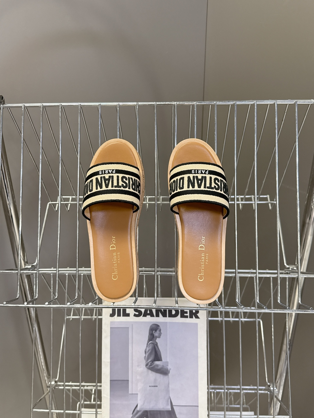 Dior迪奥春夏新款厚底拖鞋 CD字母logo立体刺绣厚底圆头露趾拖鞋 原版开发市面顶级版本，脚感柔软细