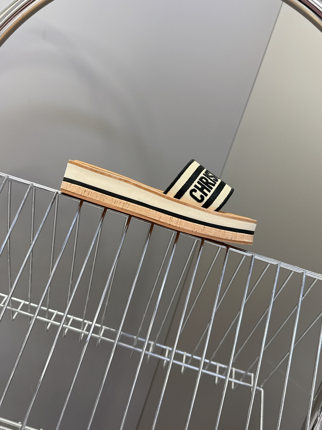 Dior迪奥春夏新款厚底拖鞋 CD字母logo立体刺绣厚底圆头露趾拖鞋 原版开发市面顶级版本，脚感柔软细