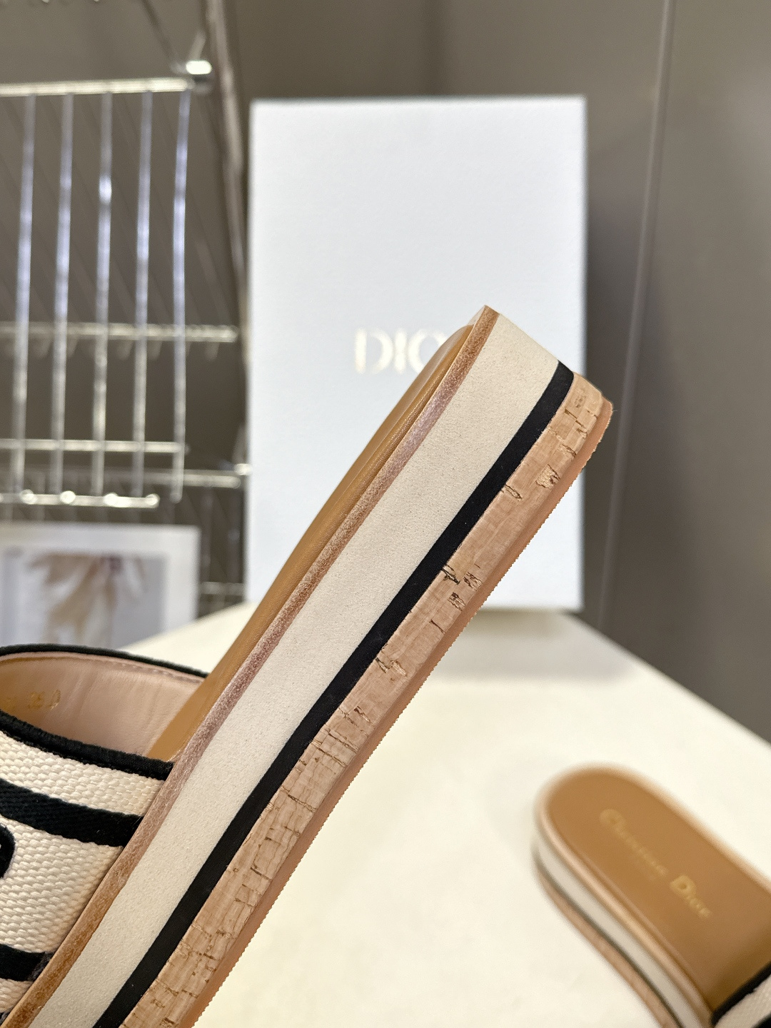 Dior迪奥春夏新款厚底拖鞋 CD字母logo立体刺绣厚底圆头露趾拖鞋 原版开发市面顶级版本，脚感柔软细