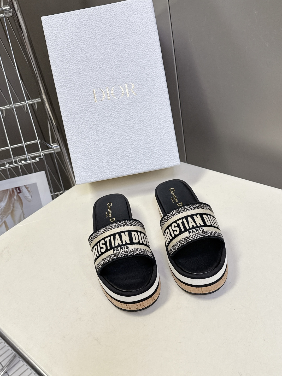 Dior迪奥春夏新款厚底拖鞋 CD字母logo立体刺绣厚底圆头露趾拖鞋 原版开发市面顶级版本，脚感柔软细