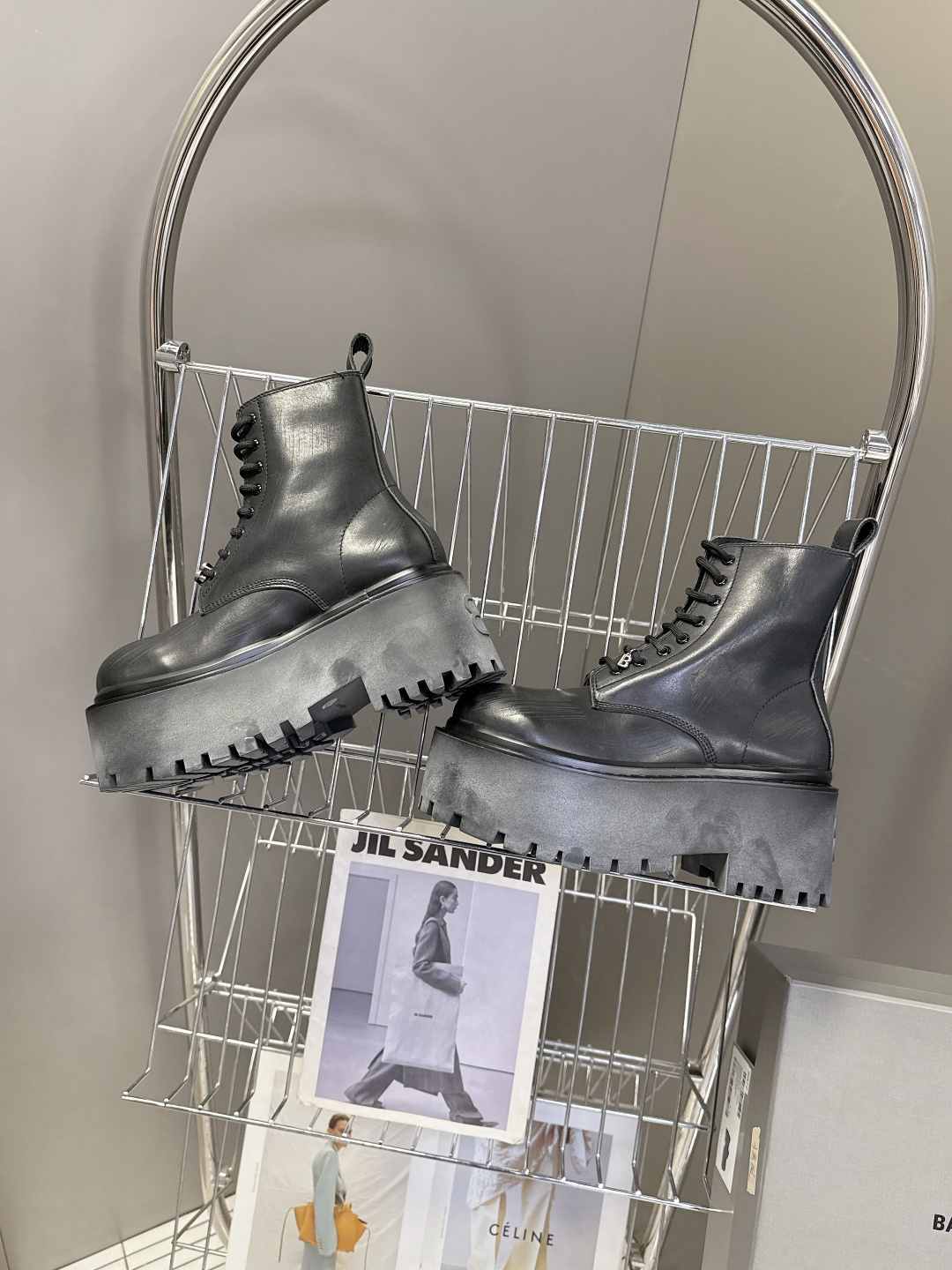 BALENCIAGA巴黎世家最新款STRIKE女士厚底皮鞋 短靴 超多明星时尚博主种草 复古工艺雾化做旧