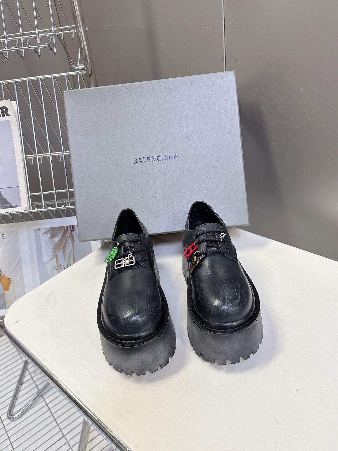 BALENCIAGA巴黎世家最新款STRIKE女士厚底皮鞋 短靴 超多明星时尚博主种草 复古工艺雾化做旧