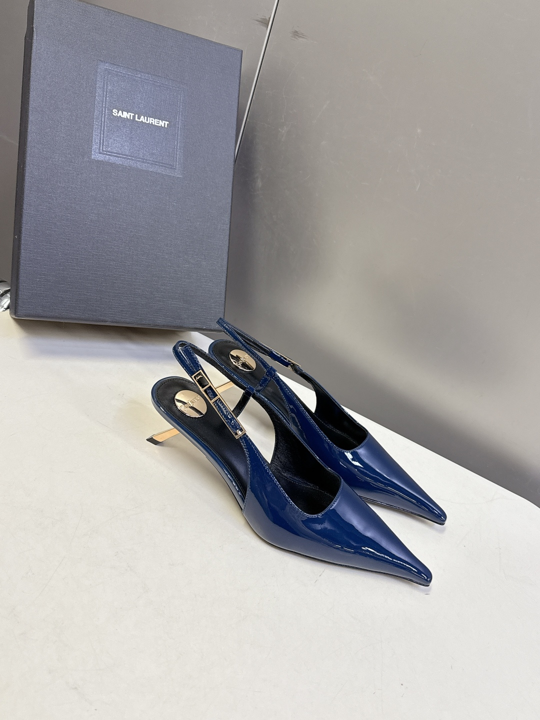 SAINT LAURENT圣罗兰春夏走秀款尖头时装鞋 超多明星时尚博主种草 唯有YSL最懂女人心不接受反