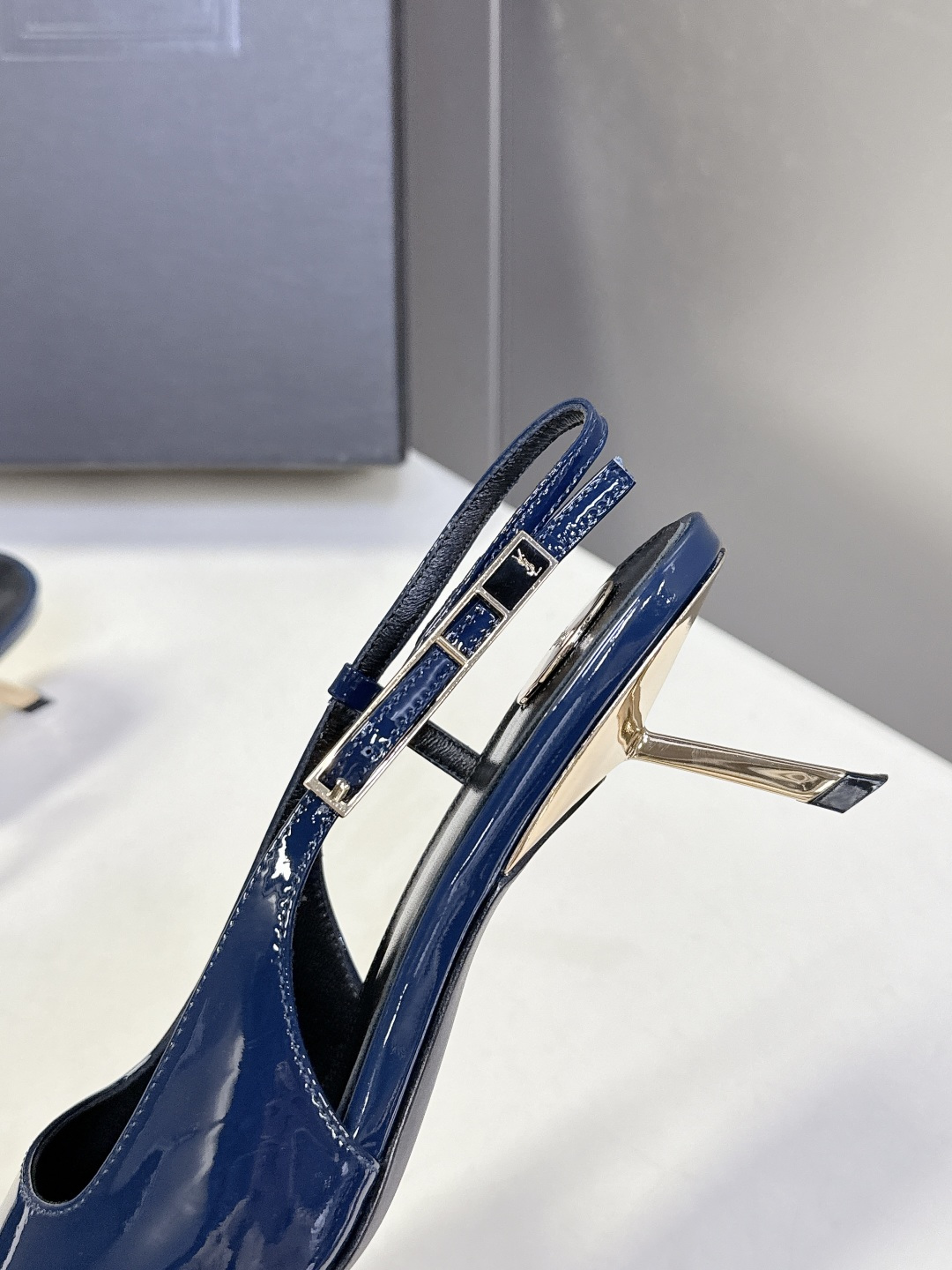 SAINT LAURENT圣罗兰春夏走秀款尖头时装鞋 超多明星时尚博主种草 唯有YSL最懂女人心不接受反