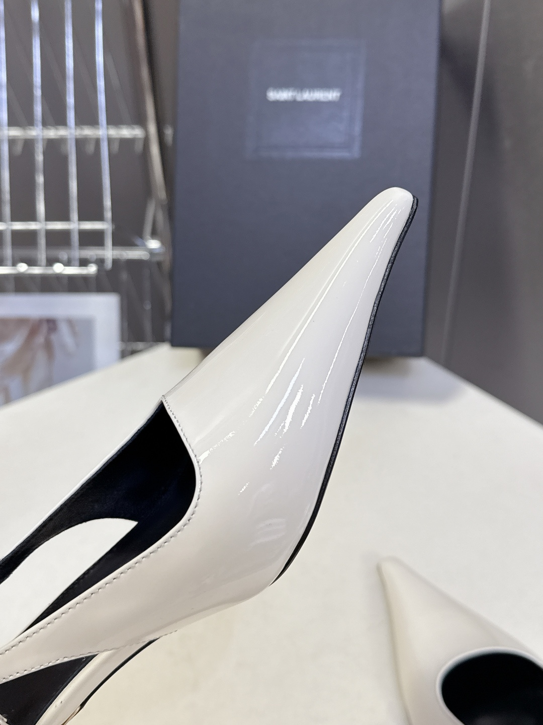 SAINT LAURENT圣罗兰春夏走秀款尖头时装鞋 超多明星时尚博主种草 唯有YSL最懂女人心不接受反