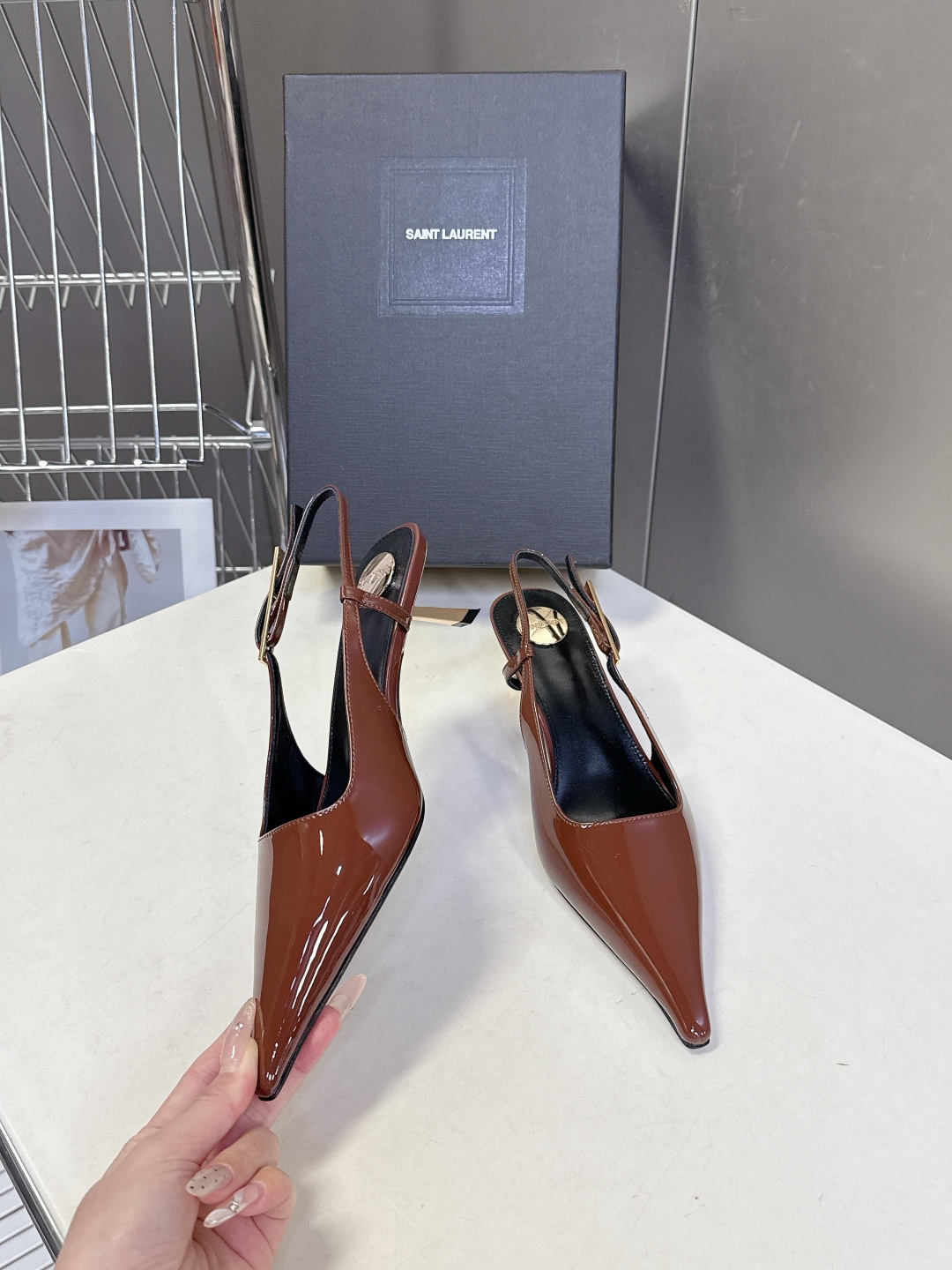SAINT LAURENT圣罗兰春夏走秀款尖头时装鞋 超多明星时尚博主种草 唯有YSL最懂女人心不接受反