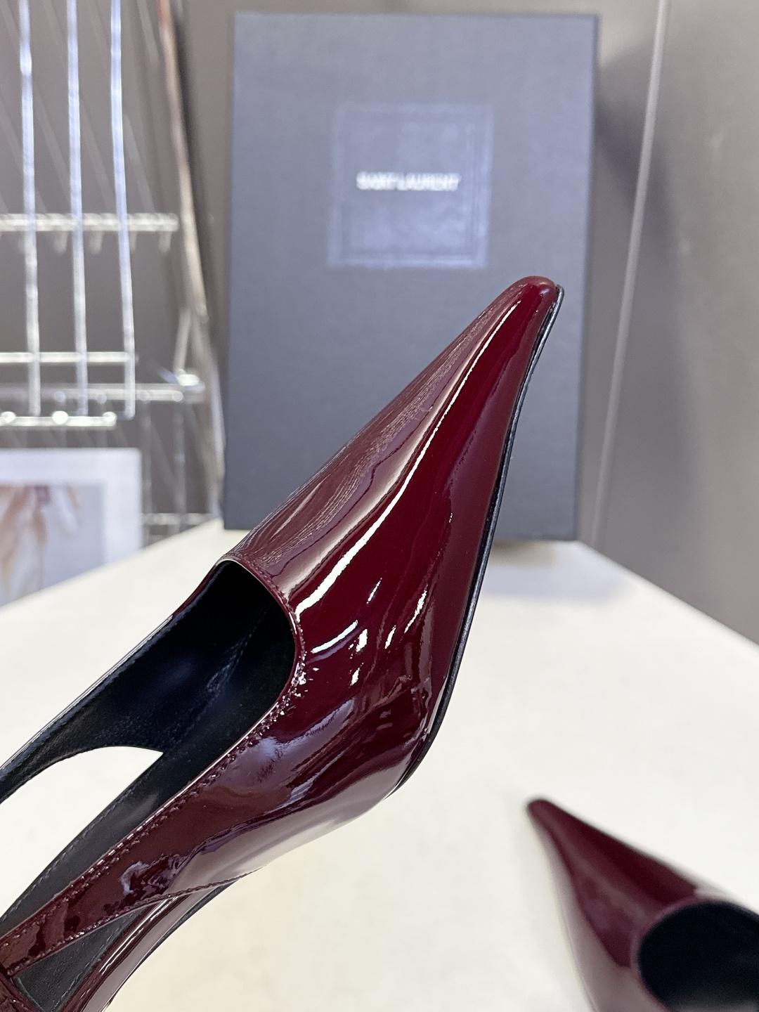 SAINT LAURENT圣罗兰春夏走秀款尖头时装鞋 超多明星时尚博主种草 唯有YSL最懂女人心不接受反