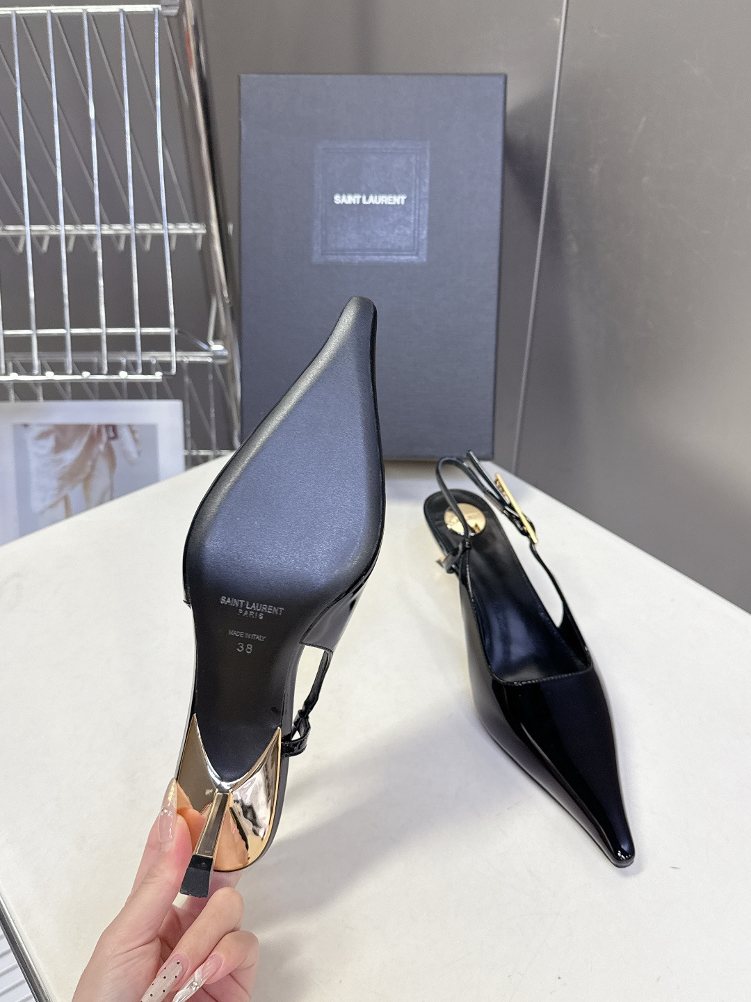 SAINT LAURENT圣罗兰春夏走秀款尖头时装鞋 超多明星时尚博主种草 唯有YSL最懂女人心不接受反