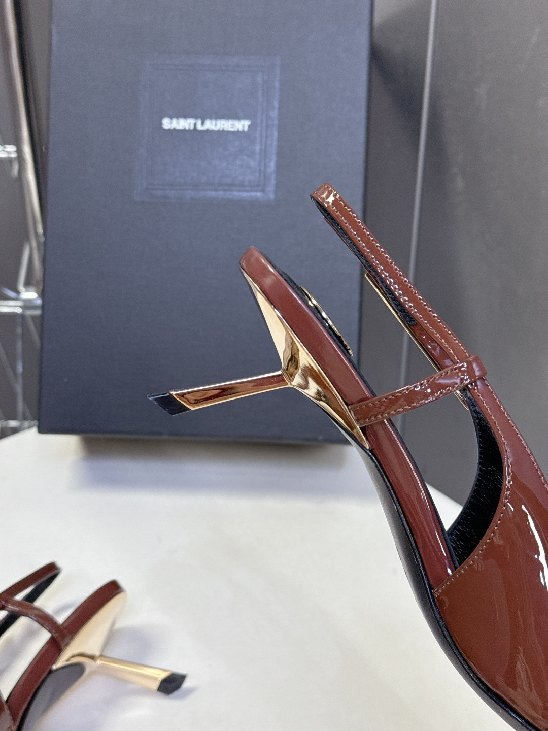 SAINT LAURENT圣罗兰春夏走秀款尖头时装鞋 超多明星时尚博主种草 唯有YSL最懂女人心不接受反