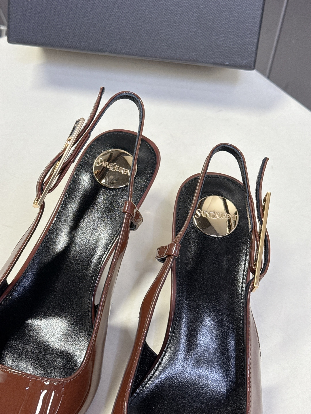 SAINT LAURENT圣罗兰春夏走秀款尖头时装鞋 超多明星时尚博主种草 唯有YSL最懂女人心不接受反