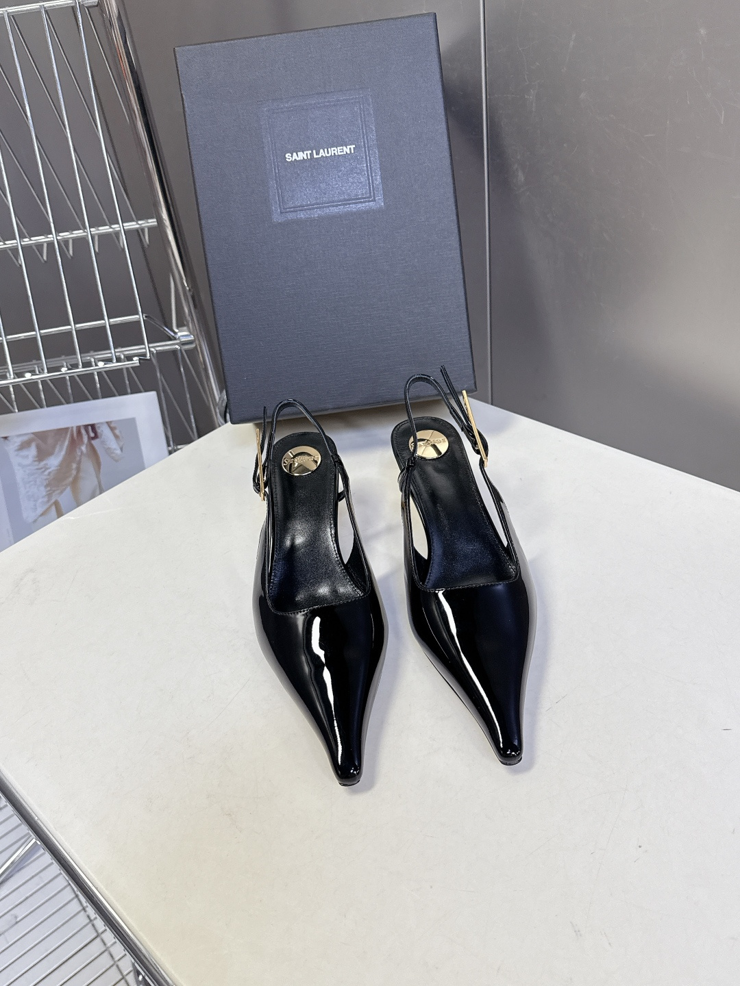 SAINT LAURENT圣罗兰春夏走秀款尖头时装鞋 超多明星时尚博主种草 唯有YSL最懂女人心不接受反