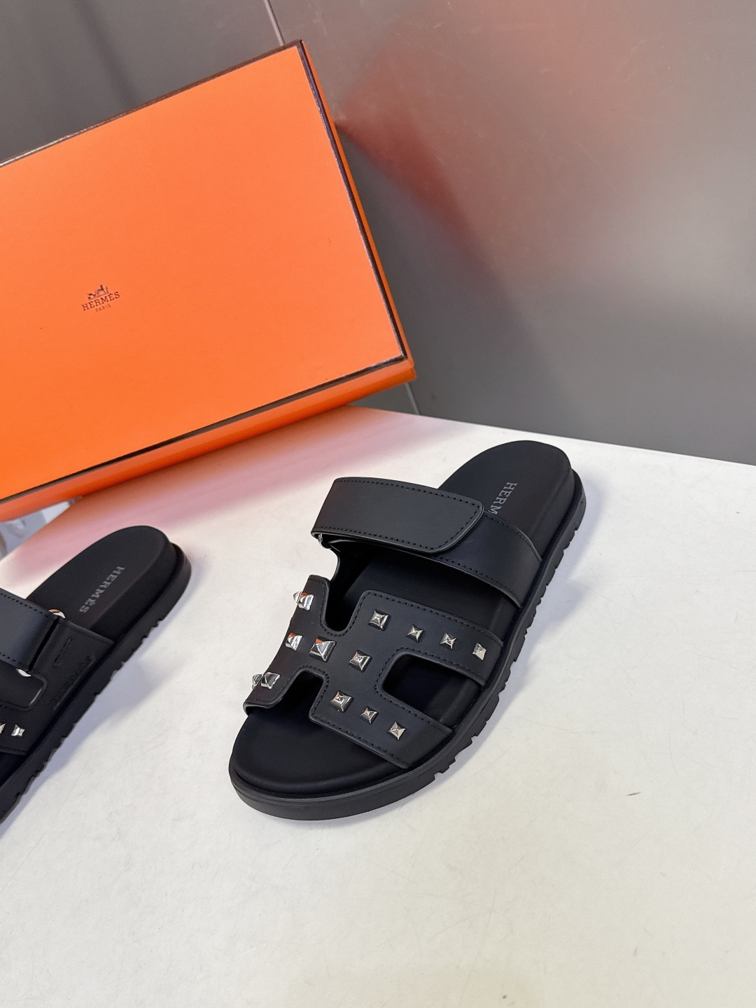 男➕10【ΗERMES 】爱马仕春夏经典情侣款二舅拖鞋 Chypre 丑萌丑萌二舅拖鞋——老头拖鞋，上脚